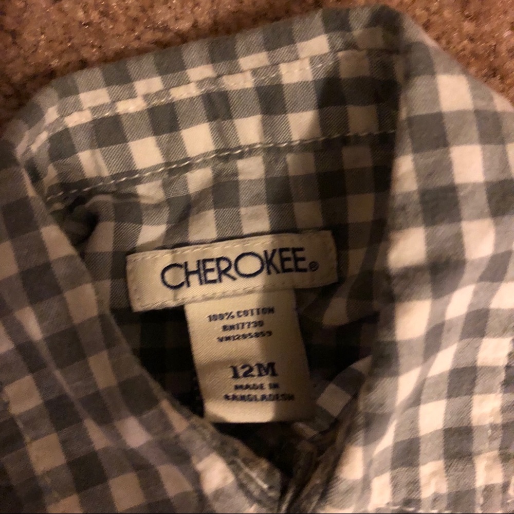 2 Button Up Shirts - Picture 4 of 4